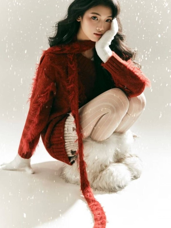 2025 New Red Sweater Art Photo - Photography Of The Year 2025 ulasan dan harga